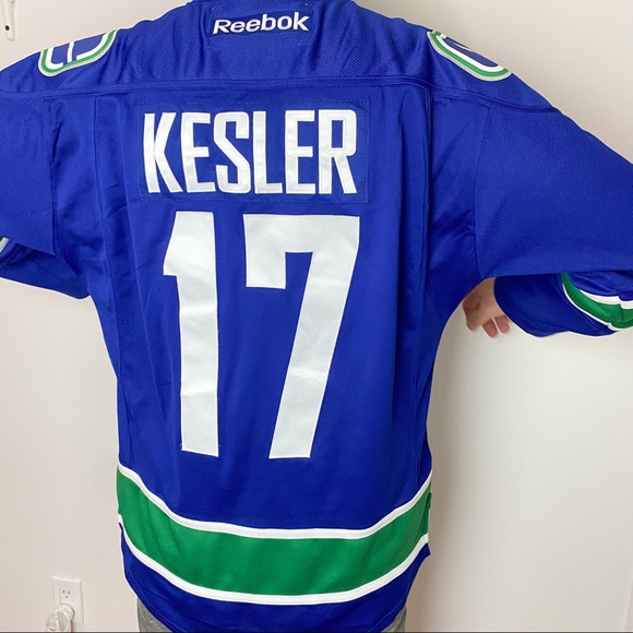 VANCOUVER CANUCKS NHL JERSEY KESLER #17 - Picture 1 of 3